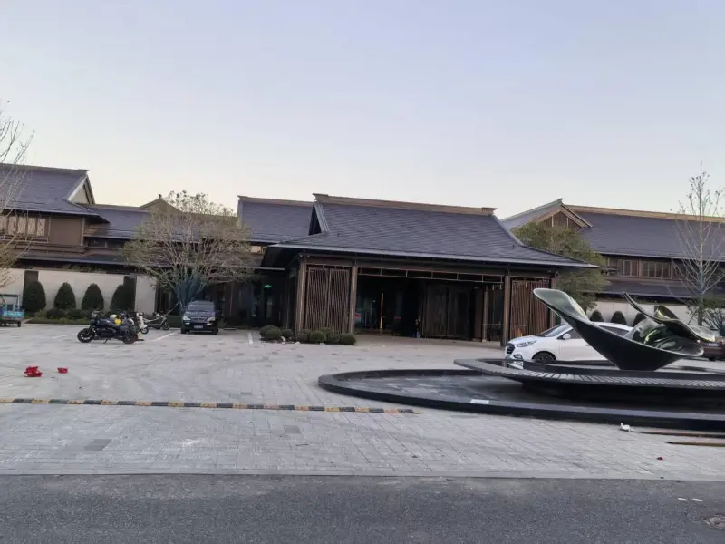 బ్లూవే హోటల్ స్విమ్మింగ్ పూల్ ప్రాజెక్ట్: రన్‌క్వాన్ కైయువాన్ మింగ్టింగ్ (లాంగ్వు టీ టౌన్ బ్రాంచ్)